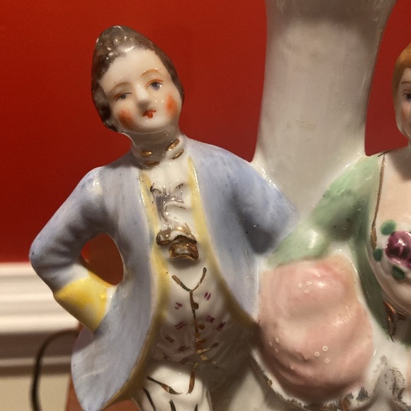 Vintage 40’s-50’s Boudoir lamps, porcelain Victorian figures made in Japan. - Picture 14 of 17